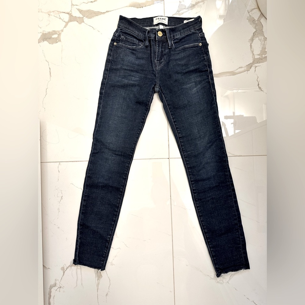 Frame Le Skinny de Jeanne low rise jeans, size 23